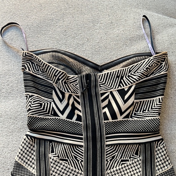 COPY - Herve leger dress - Picture 13 of 15